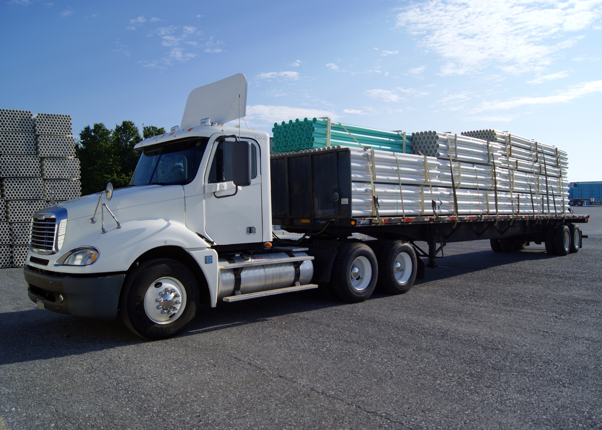 Material hauling truck
